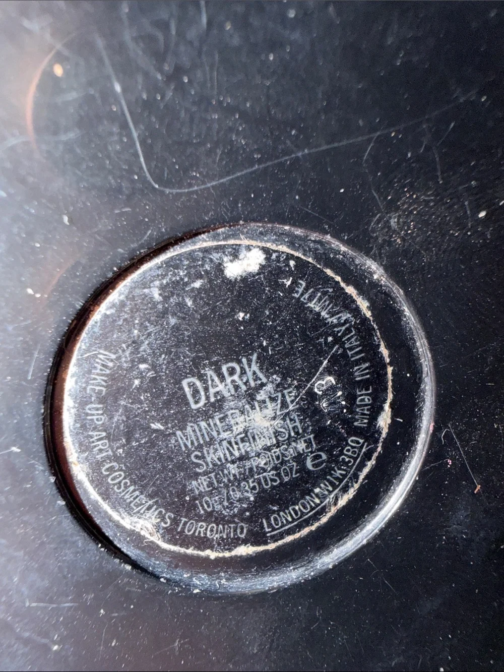 MAC Mineralize skinFinish Face Powder in dark